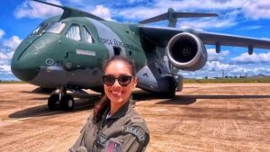 Campo-grandense é a 1ª mulher a pilotar o maior avião de carga da FAB