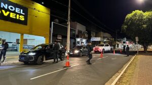 Polícia Militar realiza blitz e abordagens em Coxim