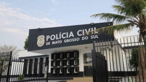 Mulher tem casa invadida e é agredida pelo namorado que vai preso em Coxim 