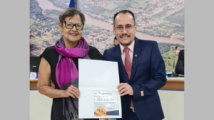 Lucy de Melo Oliveira é condecorada com Moção de Congratulação da Câmara Municipal de Coxim  