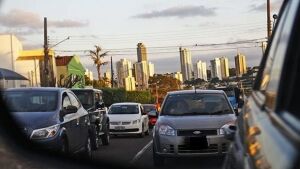 Começa o prazo para licenciamento de veículos com placas final 0