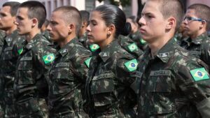 Alistamento militar feminino começa em 1º de janeiro