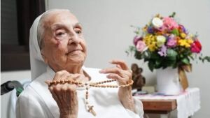 Aos 116 anos, brasileira se torna pessoa mais velha do mundo, segundo instituto