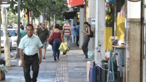 Benefícios sociais injetaram quase R$ 2 bilhões na economia de MS