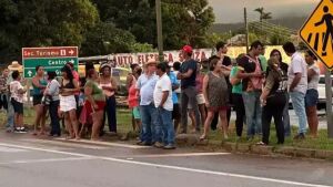 Moradores protestam em trecho da BR-163 em Rio Verde onde criança morreu atropelada