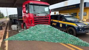 PRF intercepta caminhão com 400 kg de cocaína, 2ª grande apreensão do dia