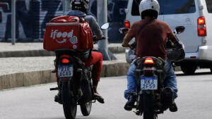 Mais de 32 milhões são autônomos informais ou trabalham sem carteira