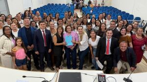 Categoria comemora com emoção aprovação de reajuste salarial para ADIs na Câmara de Coxim