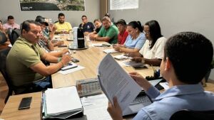 Vereadores cobram e empresa apresenta prazo para entrega de obras em bairros de Coxim