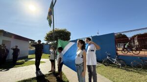 Escolas municipais de Coxim implementam execução dos hinos Nacional e Estadual