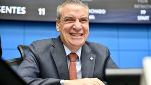Deputados aprovam proposta de Paulo Corrêa que permite quitar IPVA e licenciamento na abordagem