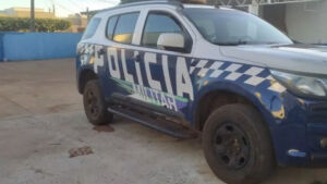 Mulher se nega a dar dinheiro para o filho e é agredida com cabo de vassoura em MS