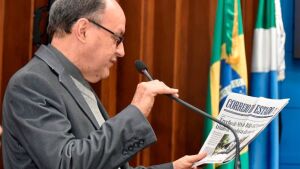 Deputados criticam 