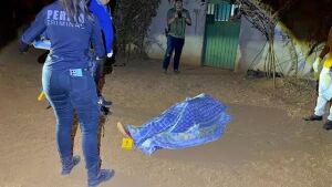 Em Coxim, homem é executado com tiro no pescoço em frente à casa dos pais