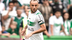 Rafinha chora ao anunciar a aposentadoria: 'Hoje anuncio oficialmente o fim da minha carreira'

