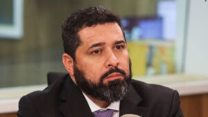 Presidente dos Correios pede demissão após prejuízo bilionário

