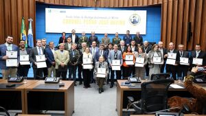 Por iniciativa de Junior Mochi, ALEMS homenageia heróis da Retirada da Laguna com Comenda Coronel Rufino