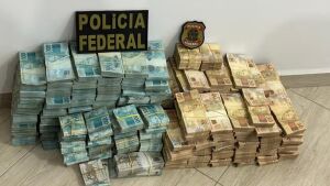 Prefeito é afastado do cargo após operação da PF sobre esquema de corrupção; R$ 14 milhões foram encontrados com servidor