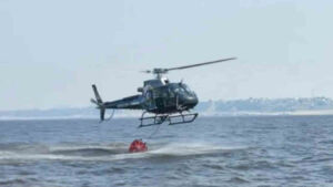 Helicóptero de MS é utilizado no combate aos incêndios florestais no Amazonas