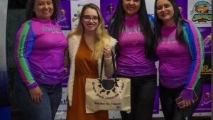 Delegacia da Mulher de Coxim realiza palestra sobre prevenção à violência doméstica durante evento de pesca esportiva