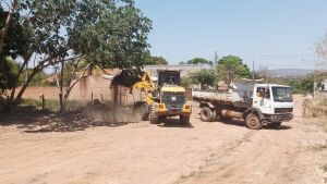 Prefeitura de Coxim intensifica limpeza de terrenos