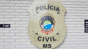 Filho é preso após ser acusado de empurrar pai de 85 anos durante banho em MS