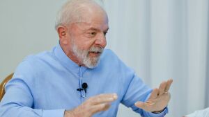 Lula sanciona lei que aumenta a pena para quem dá ou vende bebida a menores de idade