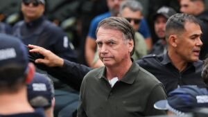Bolsonaro cita paranoia em audiência de custódia; prisão é mantida
