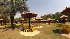 Turista de 9 anos morre atingido por banco de madeira em balneário de Bonito