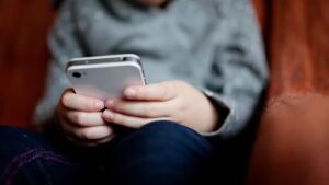 Austrália é o primeiro país do mundo a proibir acesso de menores de 16 anos às redes sociais