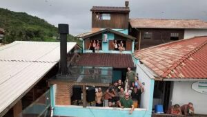 Amigos e irmãos saíram de Coxim em MS para criar rádio e colocar povo para dançar em SC