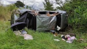 Acidente entre caminhonete e carro deixa seis feridos na BR-163 