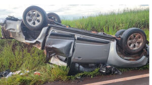 Capotamento deixa dois feridas da mesma família na MS-040