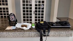 Polícia Militar em Coxim prende jovem de 19 anos por tráfico de drogas durante patrulhamento