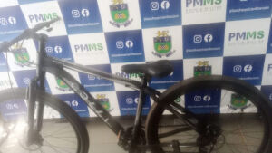 Polícia militar prende mulher por furto de bicicleta em Coxim