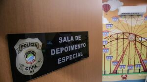 Mãe descobre que filhas de 4 e 11 anos são estupradas por pai e tio em MS 