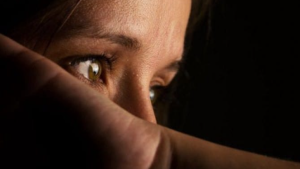 Justiça aceita denúncia por estupro sem contato físico em caso de 