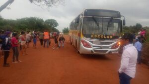 Criança de 7 anos morre atropelada por ônibus escolar em MS 