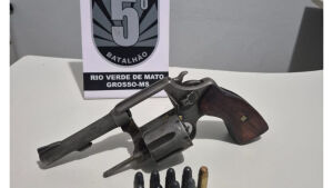 Polícia Militar prende homem por ameaça e porte ilegal de arma de fogo em Rio Verde