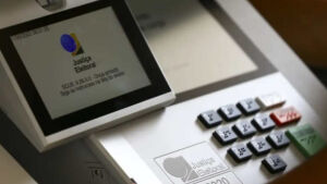 Prazo para tirar ou regularizar título de eleitor encerra em 6 de maio