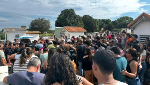 Fernando, menino doce e gentil, querido por professores e amigos, é enterrado em Coxim