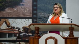 Diretora da UFMS destaca avanços para implantação do curso de Medicina em Coxim na Tribuna Livre