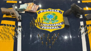 Trio armado que planejava sair de MS para cometer roubos a caminhonetes em MG é preso
