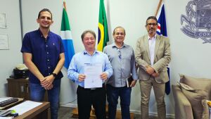 Coxim rumo à desburocratização: Prefeito Edilson Magro encaminha Lei da Liberdade Econômica e atrai investimento de R$ 6 milhões da Coca-Cola
