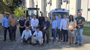 Prefeitura de Coxim investe R$ 490 mil em saúde e agricultura com entrega de trator e ambulância UTI