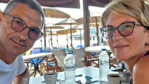 'Se morrermos, morremos juntos': esposa de homem sugado em avião tentou segurá-lo