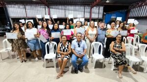 Vereadora Lúcia participa da solenidade de entrega de certificados do curso de Alongamento de Unhas em Soft Gel promovido pela AAVC