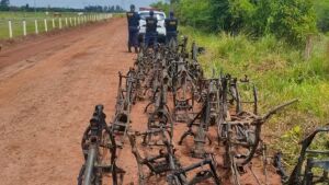 Mais de 120 quadros de motos são encontrados em matagal de Campo Grande