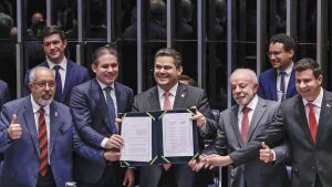 Congresso promulga emenda do fim da 6x1; escala 5x2 começa em 60 dias