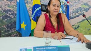 Lúcia da AAVC solicita limpeza dos cemitérios e melhorias em serviços públicos de Coxim